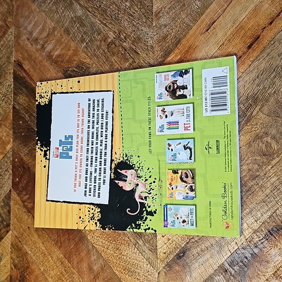 The Secret Life of Pets Mega Sticker book 1000+ - Picture 2 of 9